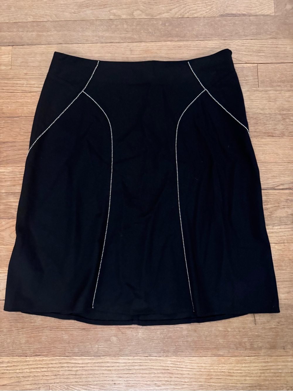 The Limited Women's Black Knee Length A-Line Skirt - Size 8
b63